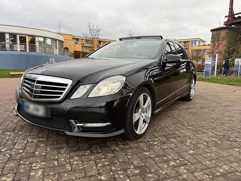 Schwarz Gebraucht 2013 Mercedes E350 AMG Limousine | 13.999 € (Fairer Preis) - Bild 1/4