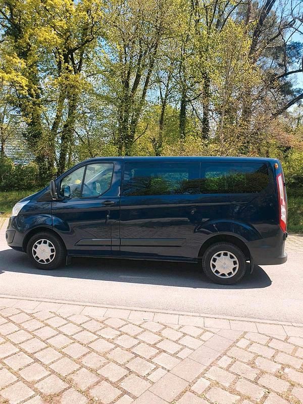 Second-hand Ford Transit Custom 125 CP (91 kW) 2017 Albastru Monovolum