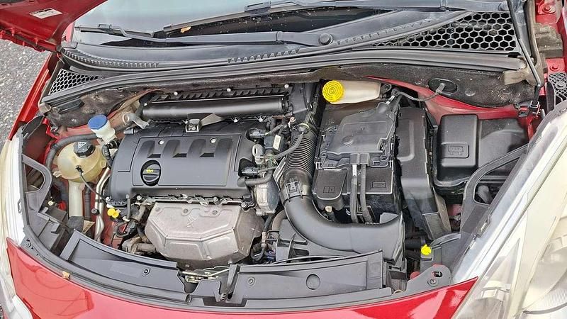 Gebraucht Citroën C3 95 PS (69 kW) 2011 Rot Kleinwagen