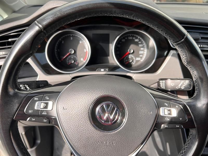 Usata VW Touran 150 CV (110 kW) 2017 Bianco Monovolume