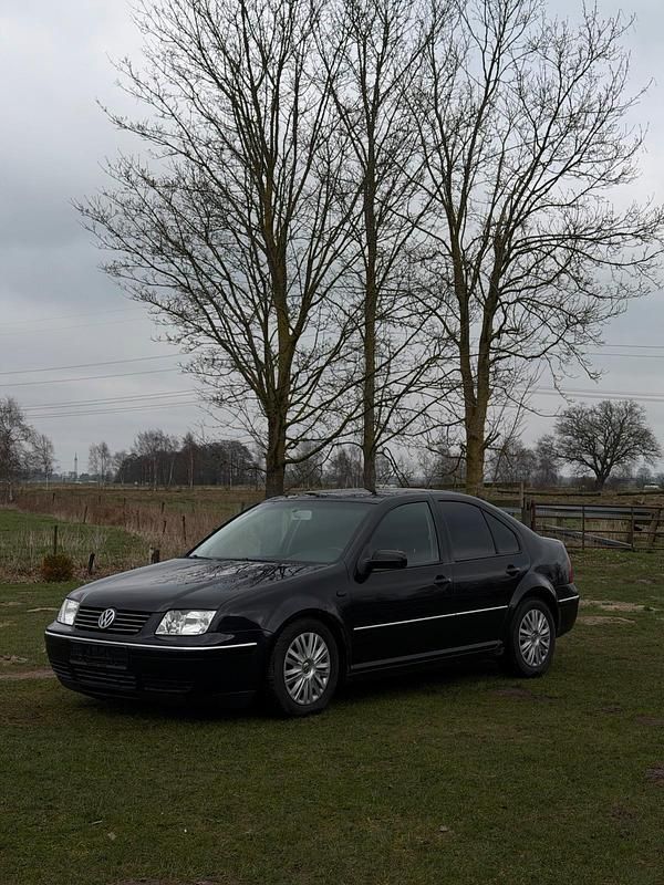 Gebraucht VW Bora 105 PS (77 kW) 2004 Schwarz Limousine