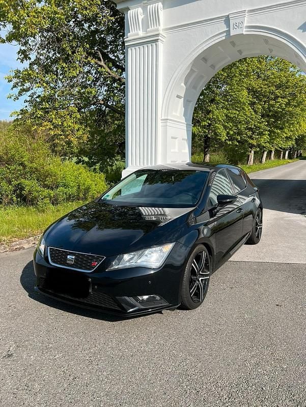Schwarz Gebraucht 2013 Seat Leon Limousine | 7.500 € (Teuer) - Bild 1/4