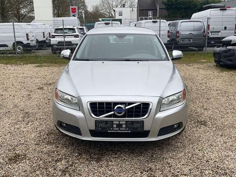 Gebraucht Volvo V70 Kinetic 175 PS (128 kW) 2010 Silber Kombi