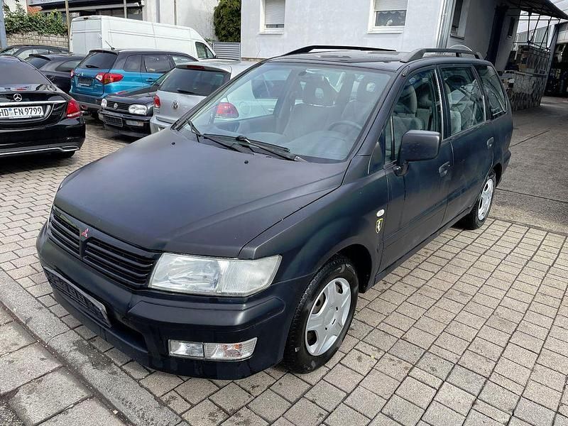 Gebraucht Mitsubishi Space Wagon 133 PS (97 kW) 2004 Schwarz Van / Kleinbus