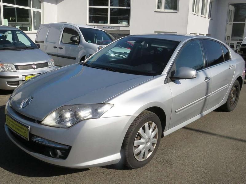 Gebraucht Renault Laguna III Expression 110 PS (80 kW) 2010 Platingrau Kleinwagen