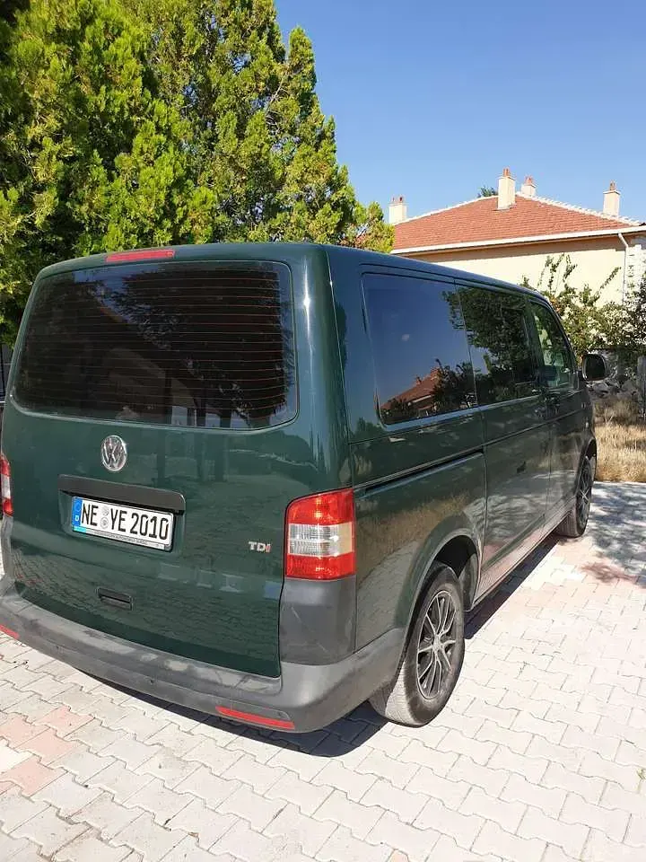 Gebraucht VW Caravelle Edition 140 PS (102 kW) 2014 Grün Van