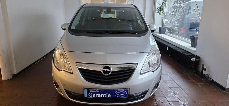 Gebraucht Opel Meriva 120 PS (88 kW) 2012 Silber Van / Kleinbus