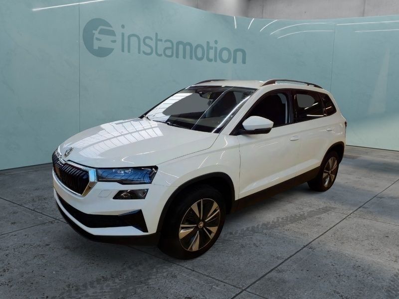 Weiß Gebraucht 2024 Skoda Karoq Selection SUV | 26.519 € (Superpreis) - Bild 1/3