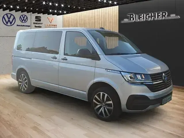 Gebraucht VW Multivan Family 150 PS (110 kW) 2020 Silber Van / Kleinbus
