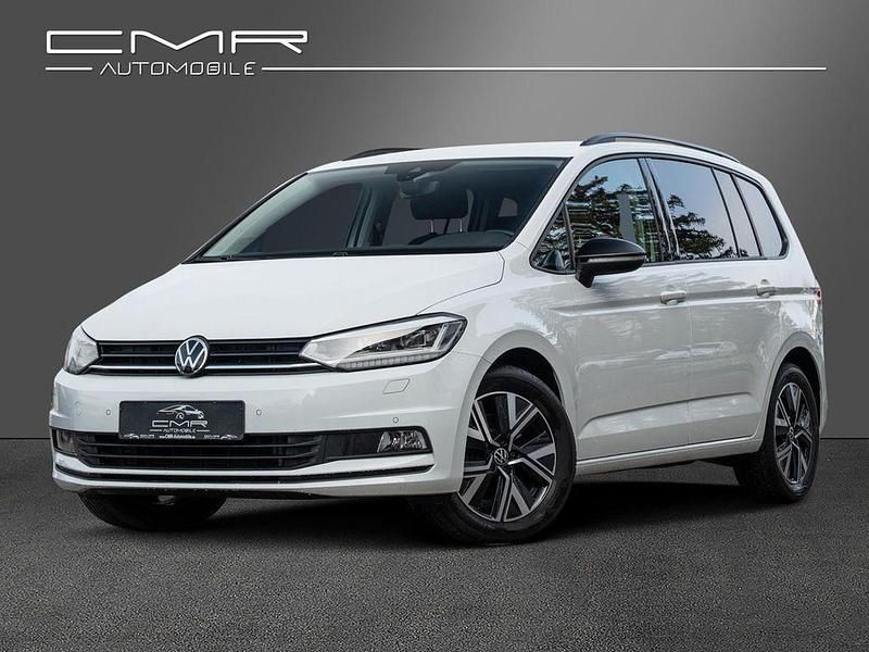 Gebraucht VW Touran Highline 150 PS (110 kW) 2022 Weiß Van / Kleinbus