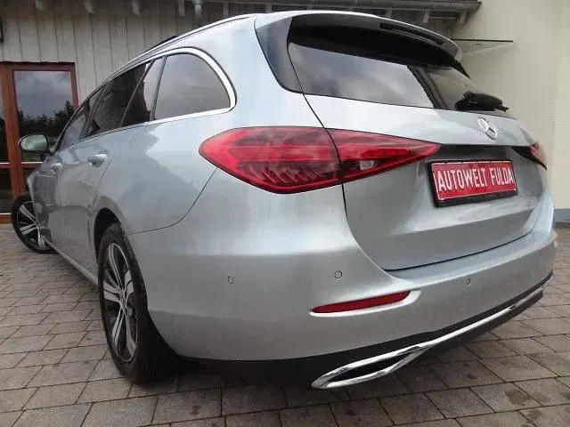 Gebraucht Mercedes C220 Avantgarde 197 PS (144 kW) 2023 Silber Limousine