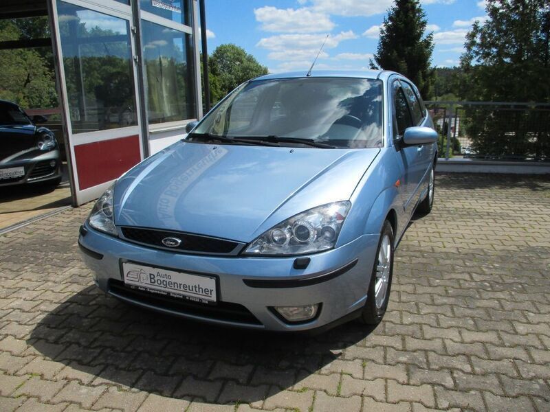 Blau Gebraucht 2004 Ford Focus Viva X Limousine | 4.450 € (Teuer) - Bild 1/4