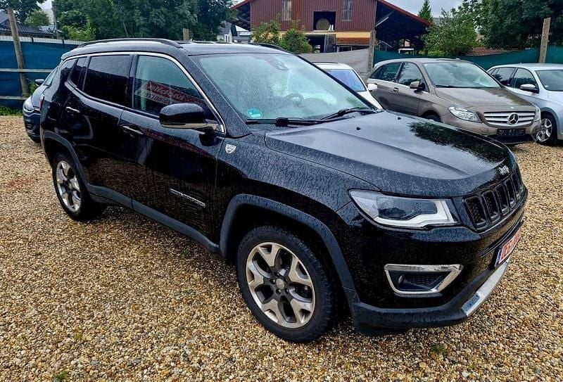 Gebraucht Jeep Compass Limited 140 PS (102 kW) 2018 Schwarz SUV