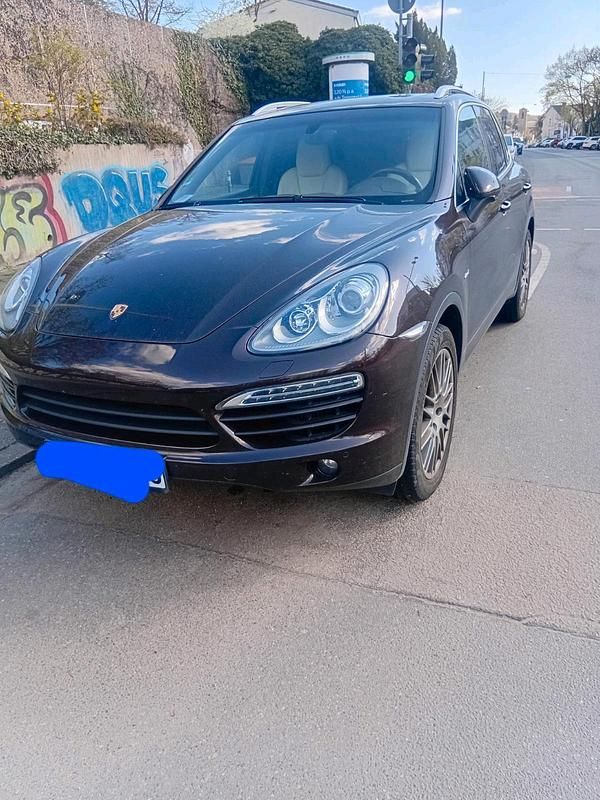 Second-hand Porsche Cayenne 245 CP (180 kW) 2013 Roșu SUV