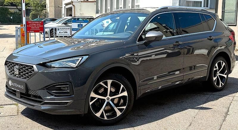 Grau Gebraucht 2021 Seat Tarraco FR SUV | 26.900 € (Guter Preis) - Bild 1/4