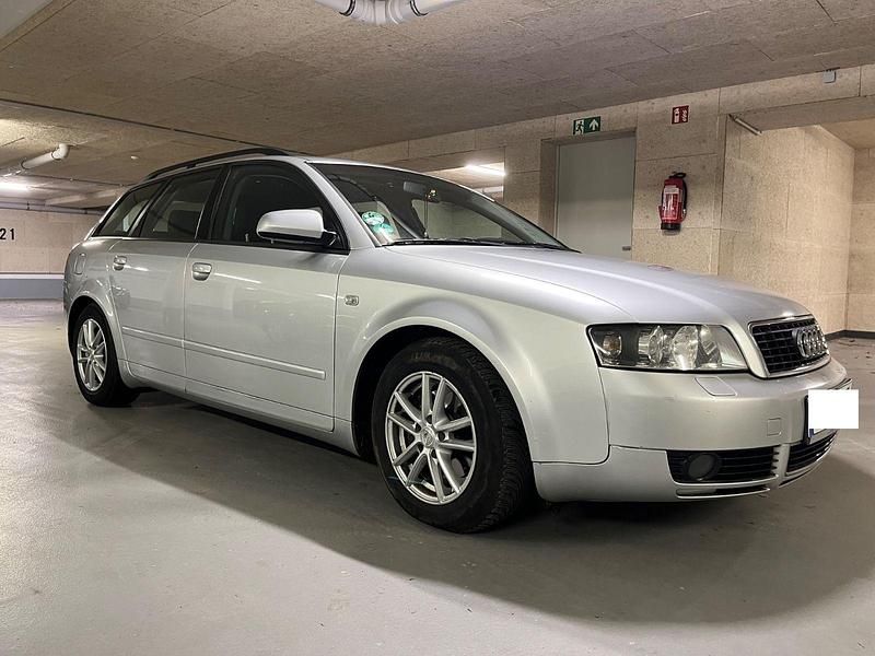 Silber Gebraucht 2002 Audi A4 Sport Kombi | 5.400 € - Bild 1/4