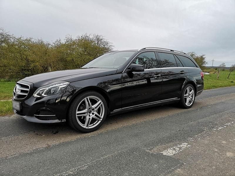 Gebraucht Mercedes E200 136 PS (100 kW) 2015 Schwarz Kombi
