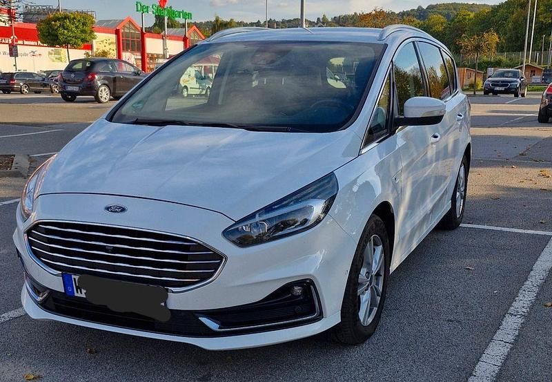 Gebraucht Ford S-MAX Titanium 190 PS (139 kW) 2022 Weiß Van / Kleinbus
