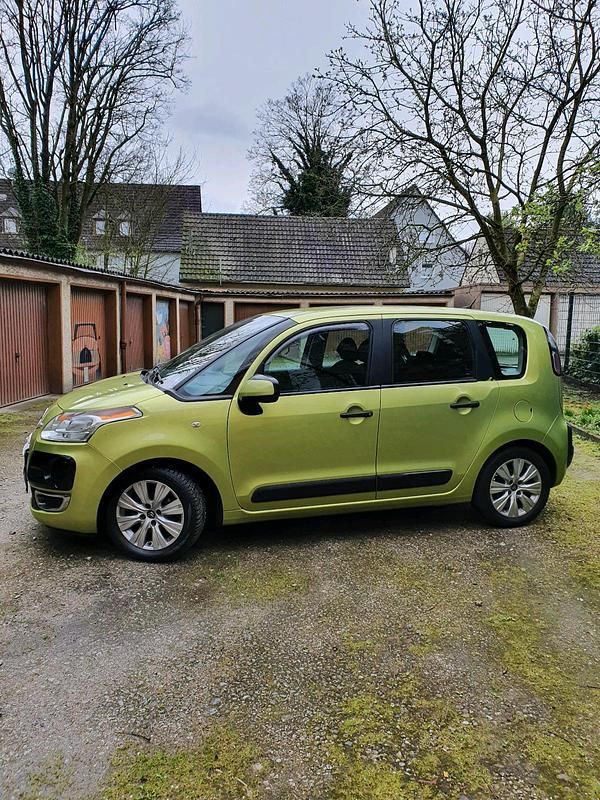 Grün Gebraucht 2009 Citroën C3 Picasso Van / Kleinbus | 1.490 € (Superpreis) - Bild 1/4