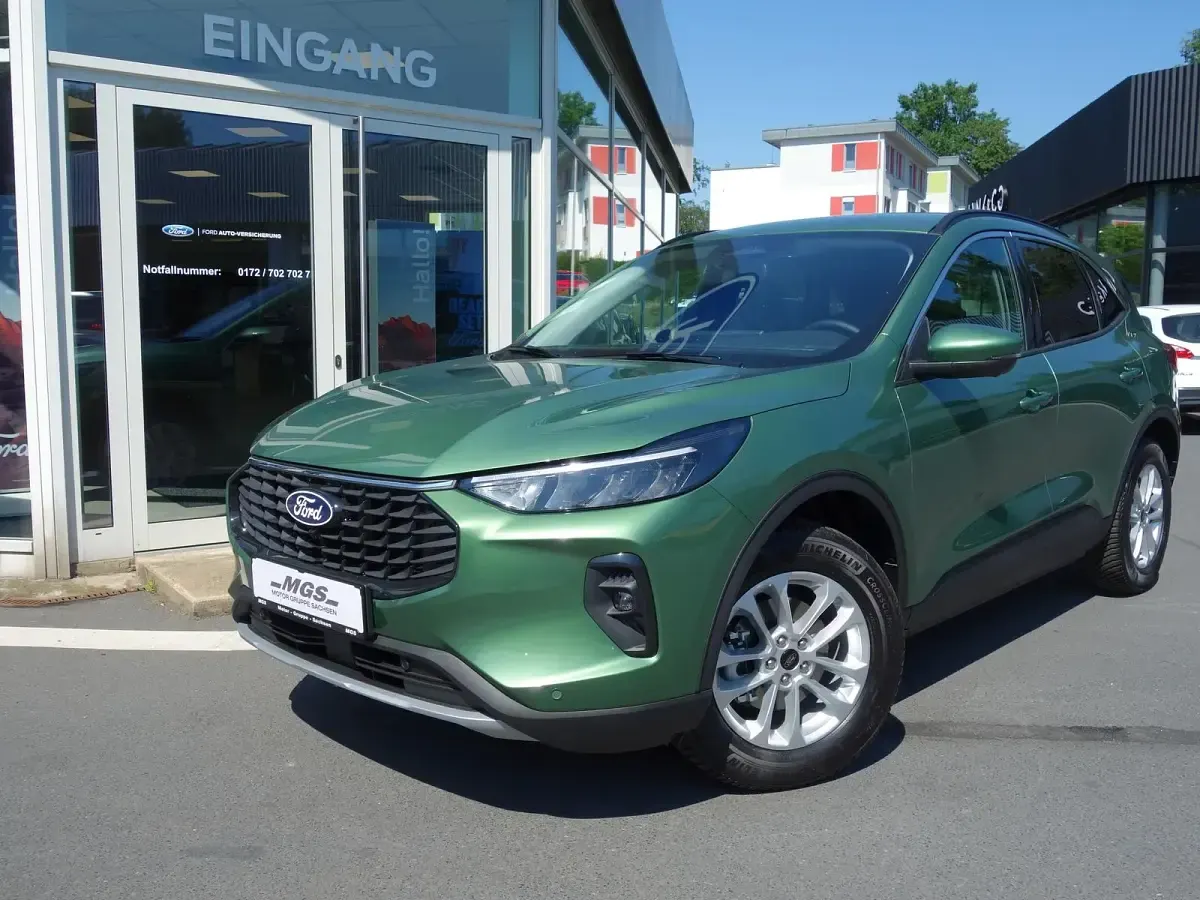 Neu Ford Kuga Titanium 190 PS (139 kW) 2026 Bursting green SUV
