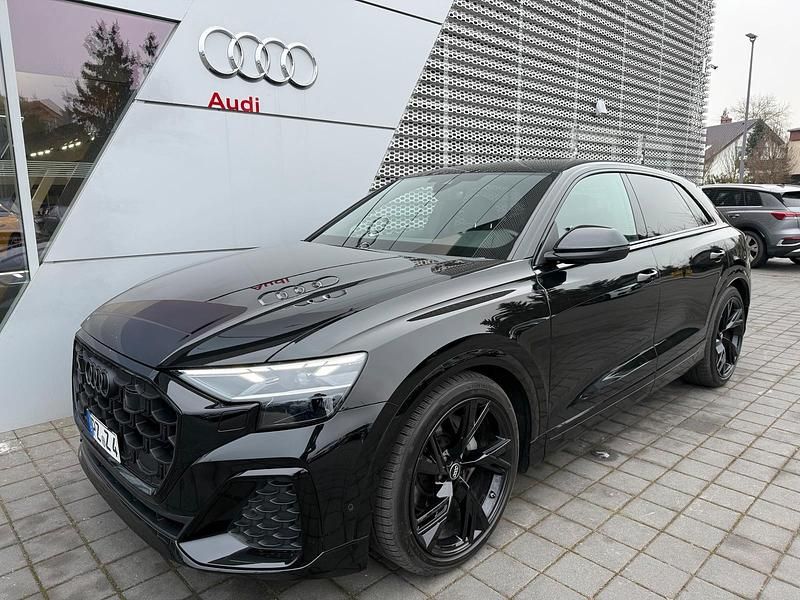 Gebraucht Audi Q8 S-Line 231 PS (169 kW) 2024 Schwarz SUV