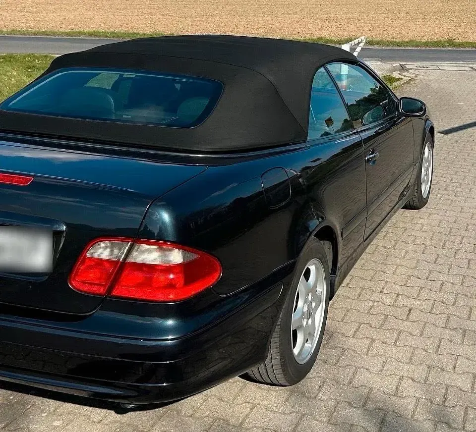 Gebraucht Mercedes CLK320 Elegance 218 PS (160 kW) 2001 Schwarz Cabrio