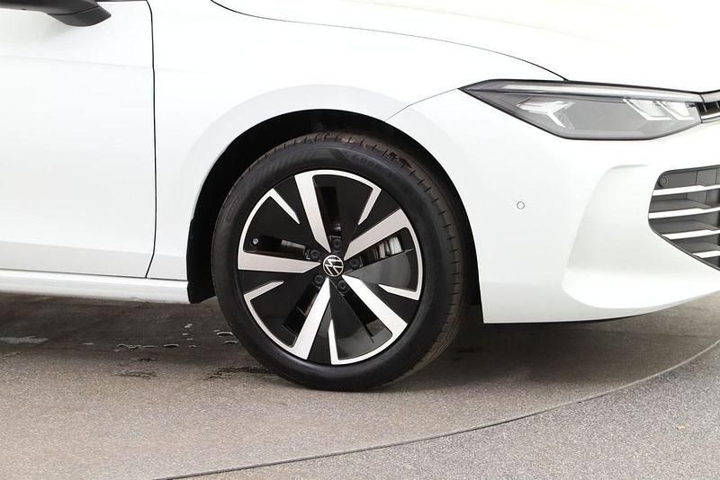 Gebraucht VW Passat Business 150 PS (110 kW) 2024 Oryxweiß perlmutteffekt Kombi