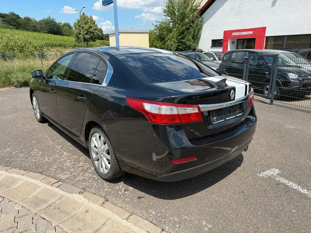 Gebraucht Renault Latitude 140 PS (102 kW) 2011 Schwarz Limousine