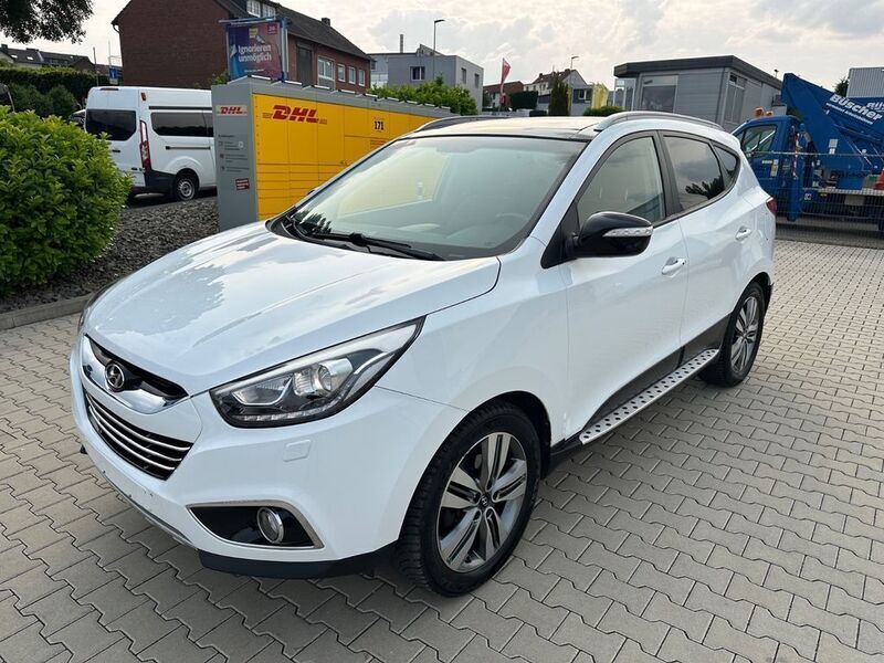Weiß Gebraucht 2015 Hyundai ix35 Edition SUV | 9.999 € (Fairer Preis) - Bild 1/4