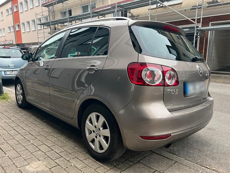 Gebraucht VW Golf VII Style 105 PS (77 kW) 2012 Beige Kleinwagen