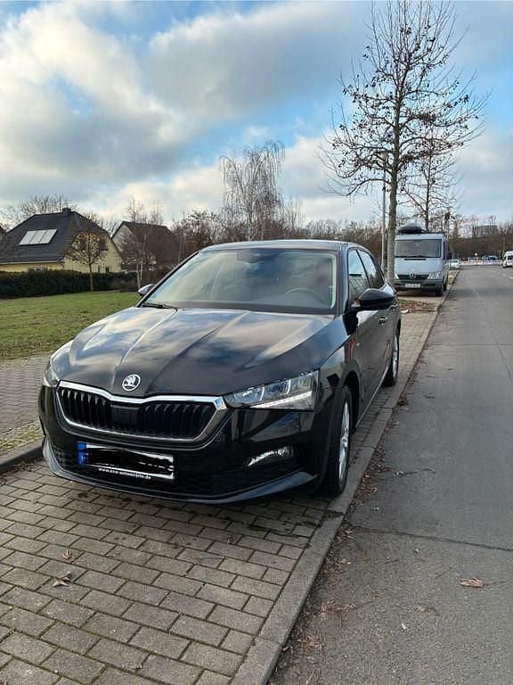 Schwarz Gebraucht 2021 Skoda Scala Kleinwagen | 16.600 € (Fairer Preis) - Bild 1/4