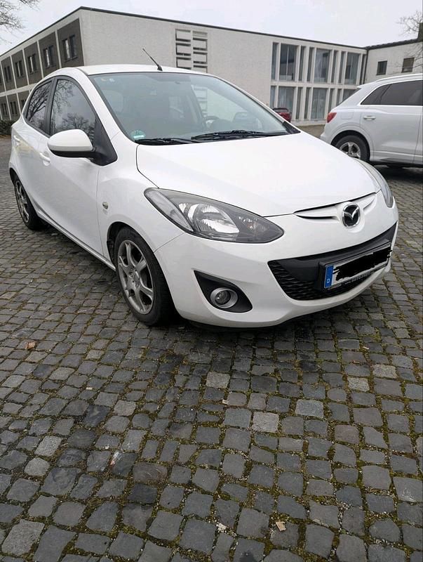 Second-hand Mazda 2 84 CP (61 kW) 2013 Alb Hatchback