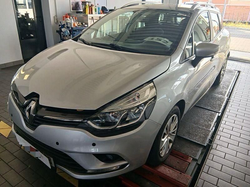 Gebraucht Renault Clio IV 90 PS (66 kW) 2018 Silber Limousine