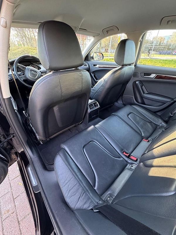 Gebraucht Audi A4 Ambiente 179 PS (131 kW) 2011 Schwarz Limousine