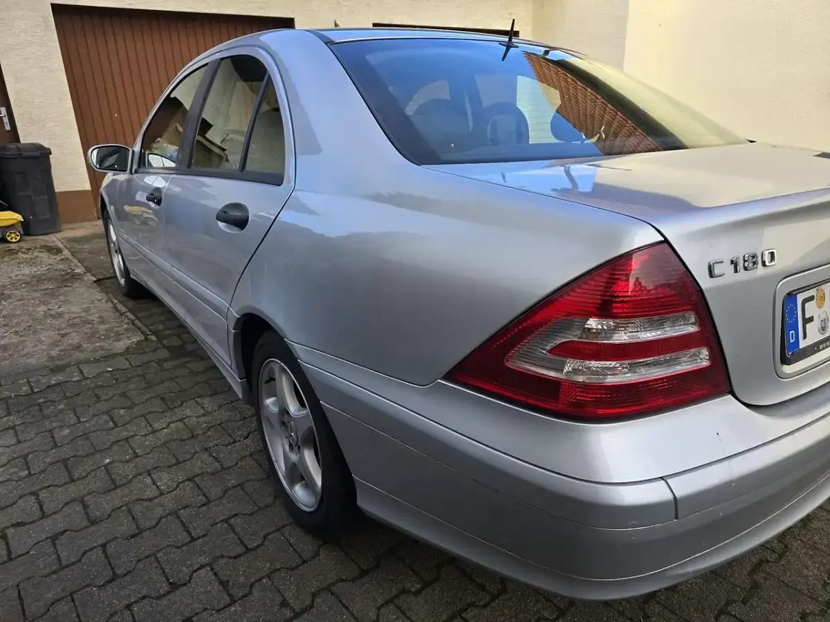 Gebraucht Mercedes C180 Classic 143 PS (105 kW) 2006 Limousine