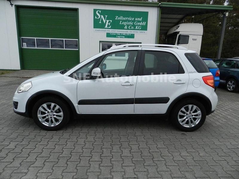 Gebraucht Suzuki SX4 Style 120 PS (88 kW) 2013 Weiß SUV