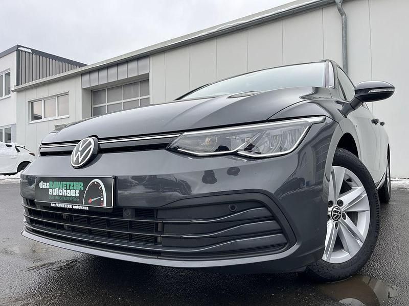 Grau Gebraucht 2022 VW Golf VIII Life Kombi | 21.860 € (Fairer Preis) - Bild 1/4