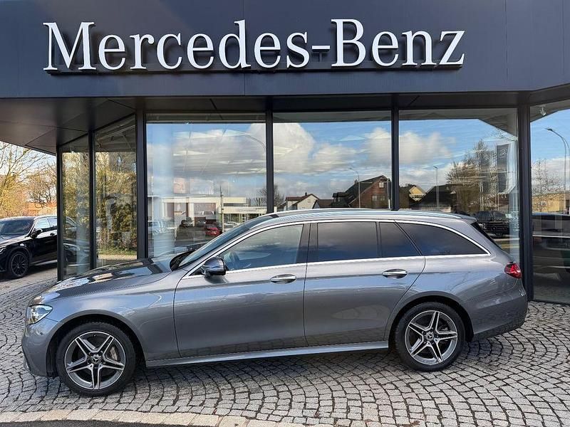 Gebraucht Mercedes E300 AMG 194 PS (142 kW) 2022 Grau Limousine