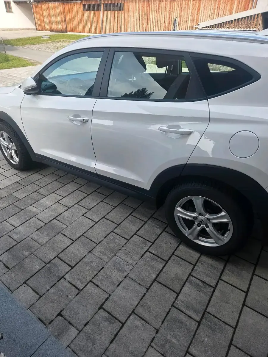 Gebraucht Hyundai Tucson 177 PS (130 kW) 2016 Weiß SUV