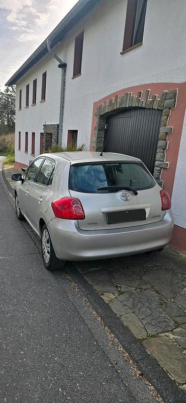 Gebraucht Toyota Auris 140 PS (102 kW) 2008 Silber Kleinwagen