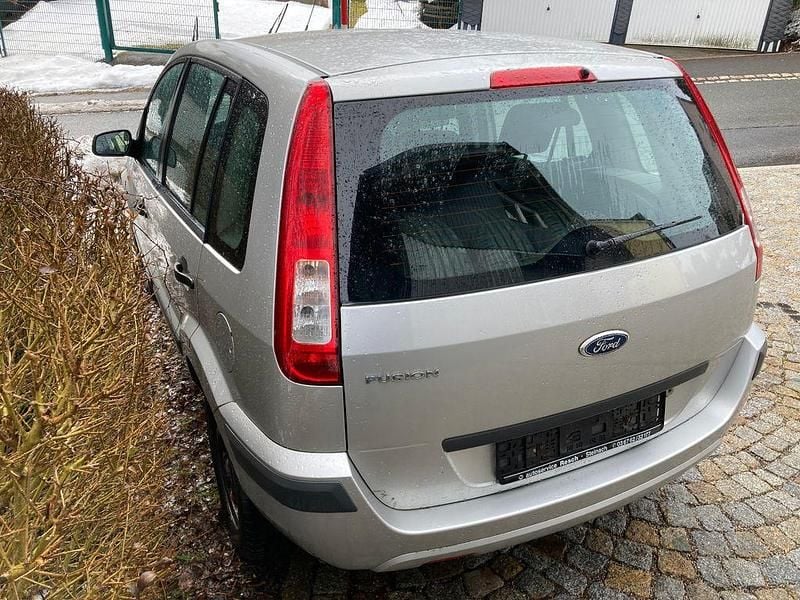 Gebraucht Ford Fusion Style 101 PS (74 kW) 2008 Silber Kleinwagen