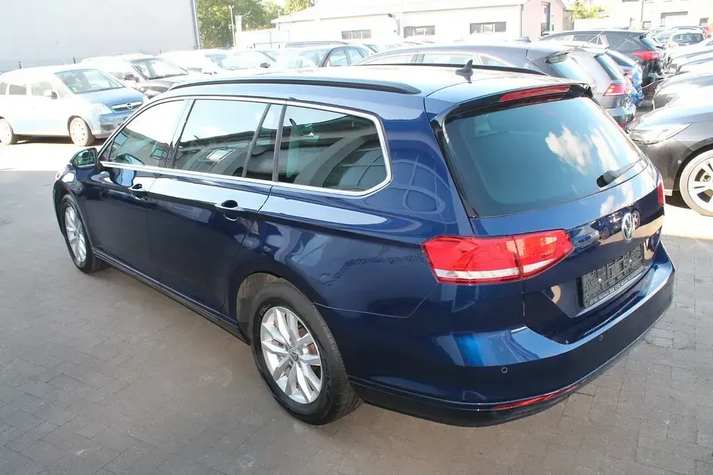 Gebraucht VW Passat Comfortline 150 PS (110 kW) 2019 Atlantic blue Kombi