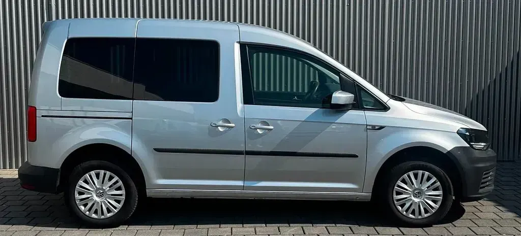Gebraucht VW Caddy Trendline 102 PS (75 kW) 2020 Silber Van / Kleinbus