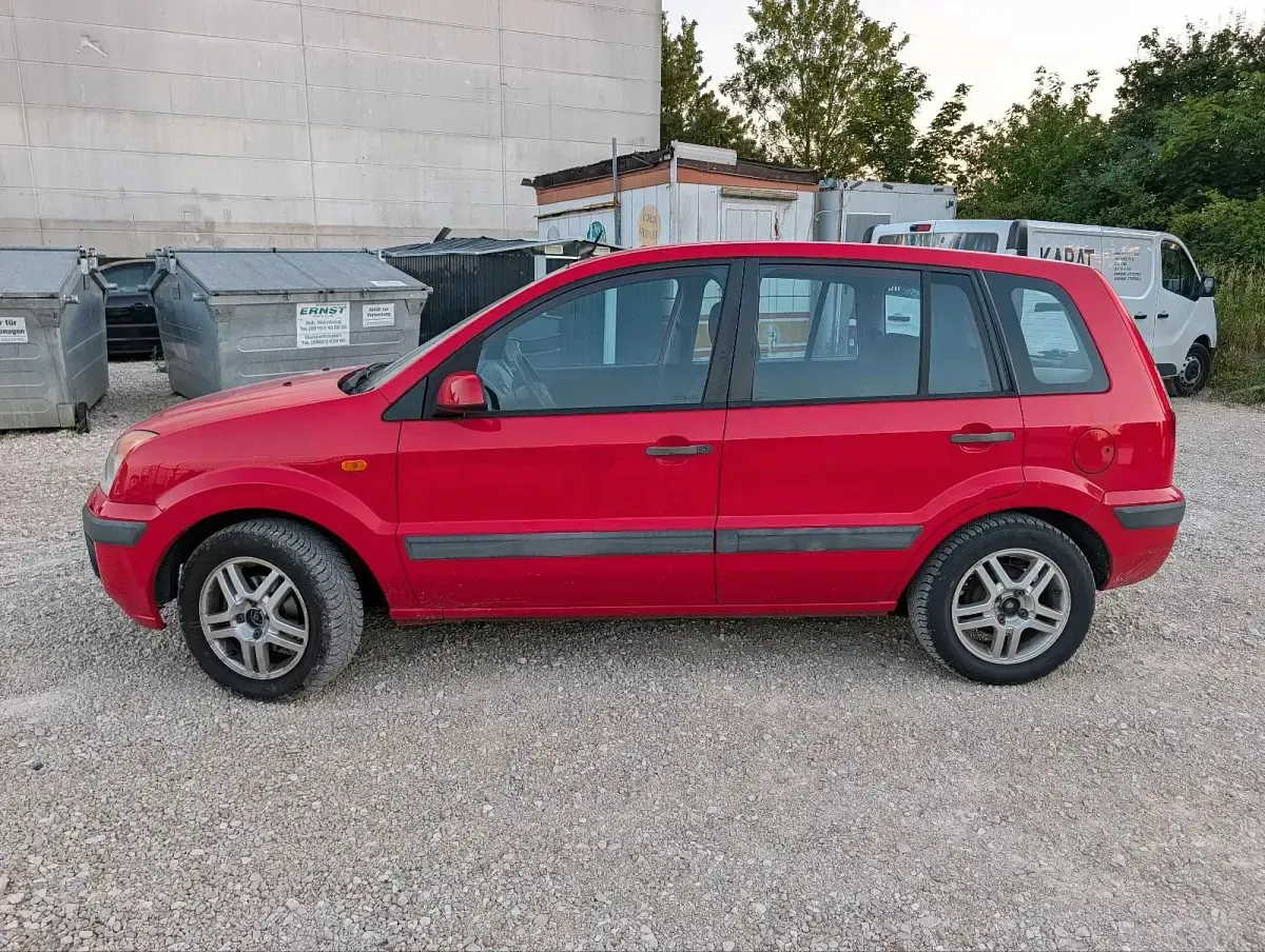 Gebraucht Ford Fusion 68 PS (50 kW) 2005 Rot Kleinwagen