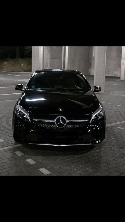 Gebraucht Mercedes A200 156 PS (114 kW) 2017 Schwarz Limousine