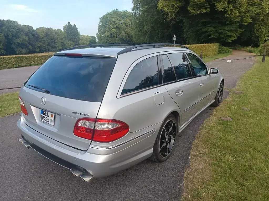 Gebraucht Mercedes E500 306 PS (225 kW) 2004 Silber Limousine