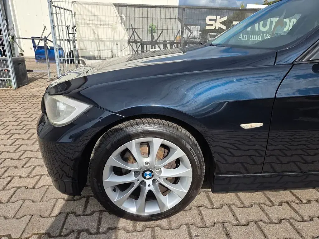 Gebraucht BMW 318 143 PS (105 kW) 2008 Blau Limousine