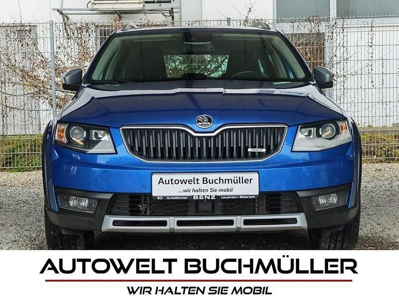 Gebraucht Skoda Octavia Scout 184 PS (135 kW) 2016 Blau Kombi