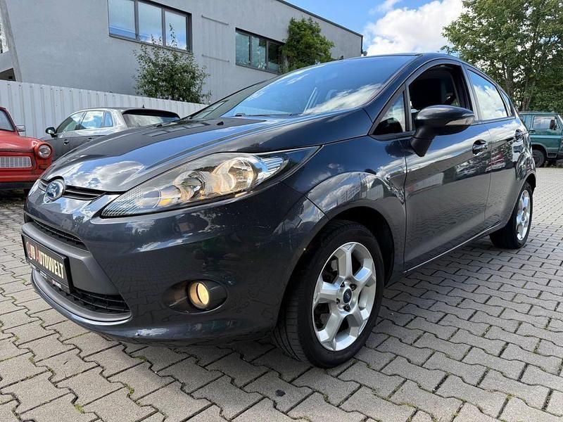 Grau Gebraucht 2009 Ford Fiesta Trend Kleinwagen | 3.990 € (Fairer Preis) - Bild 1/4