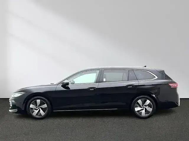 Używany VW Passat Elegance 150 KM (110 kW) 2025 Czarny Kombi